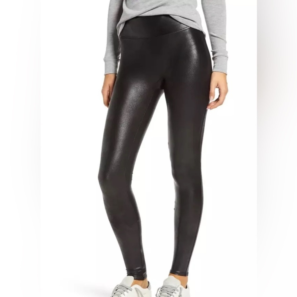 SPANX Faux Leather Leggings Black crackle size: M petite